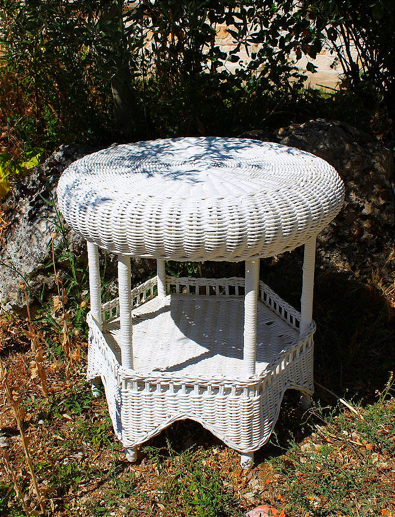 Table guéridon en rotin laqué blanc pour jardin d'hiver style Art Nouveau-photo-4