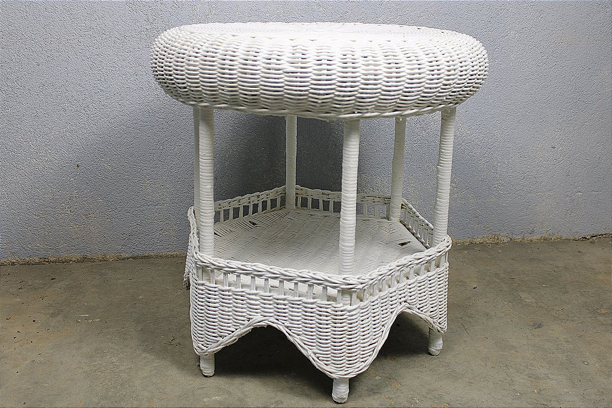 Table guéridon en rotin laqué blanc pour jardin d'hiver style Art Nouveau-photo-1