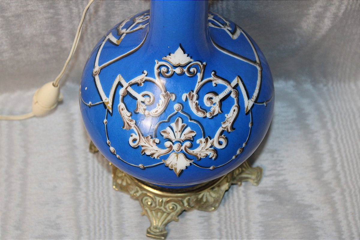 Parisian Porcelain Lamp With Lambrequin Decoration On A Royal Blue Background  Art Nouveau-photo-3