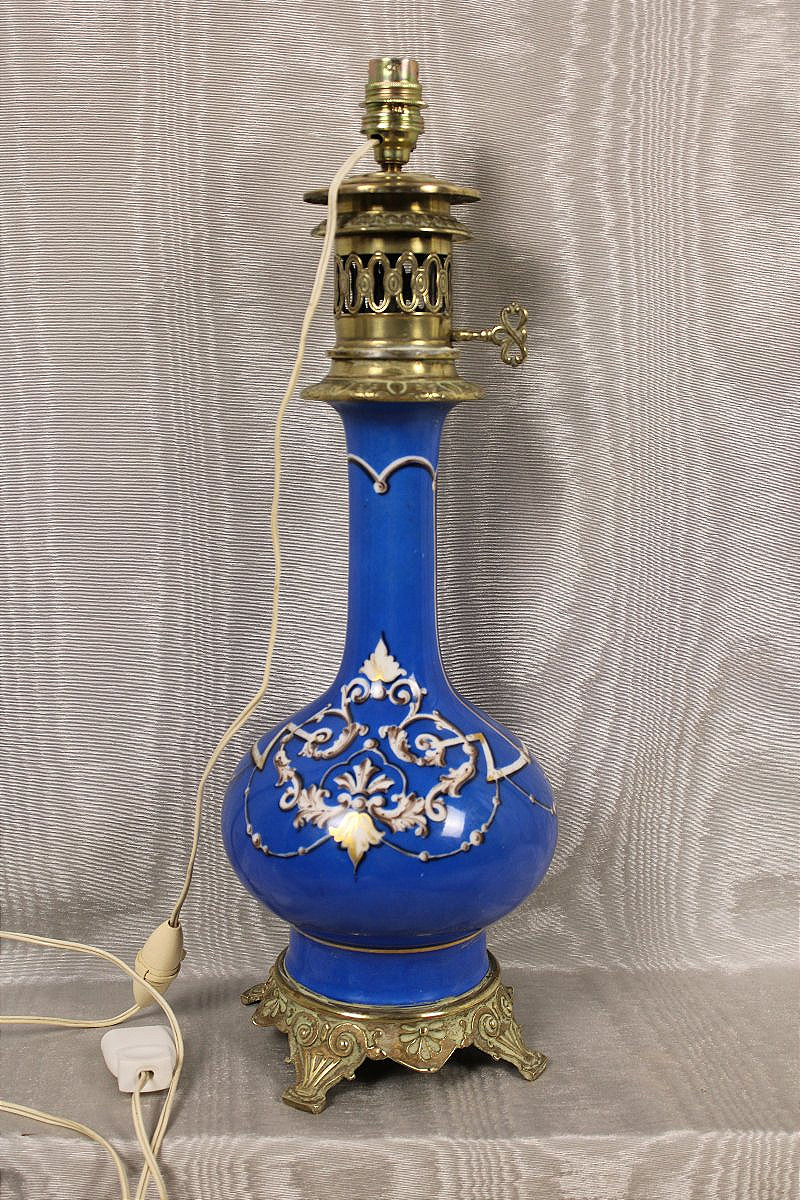 Parisian Porcelain Lamp With Lambrequin Decoration On A Royal Blue Background  Art Nouveau-photo-2