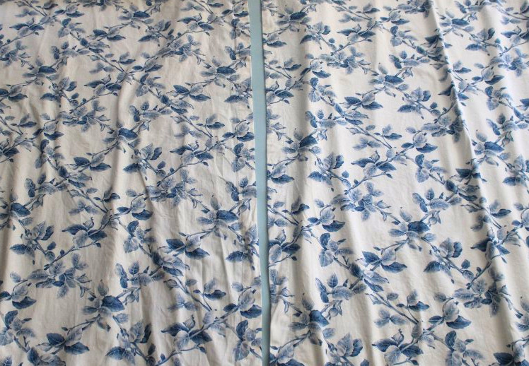 Pairs Of Cotton Curtains With A Blue Floral Pattern On Long Crossbars: 380 Cm-photo-2