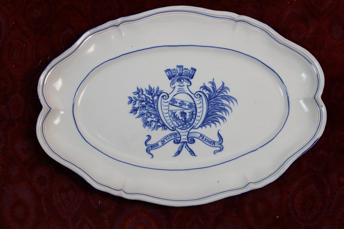 Saint Clément Earthenware Dish, Signed By Gallé, Decorated With The Coat Of Arms Of The City Of Nancy; 19th Century -photo-1