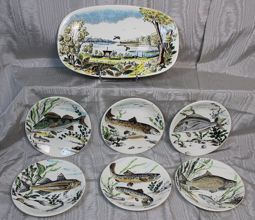 Gien Earthenware Set With The Chambord "fish" Pattern