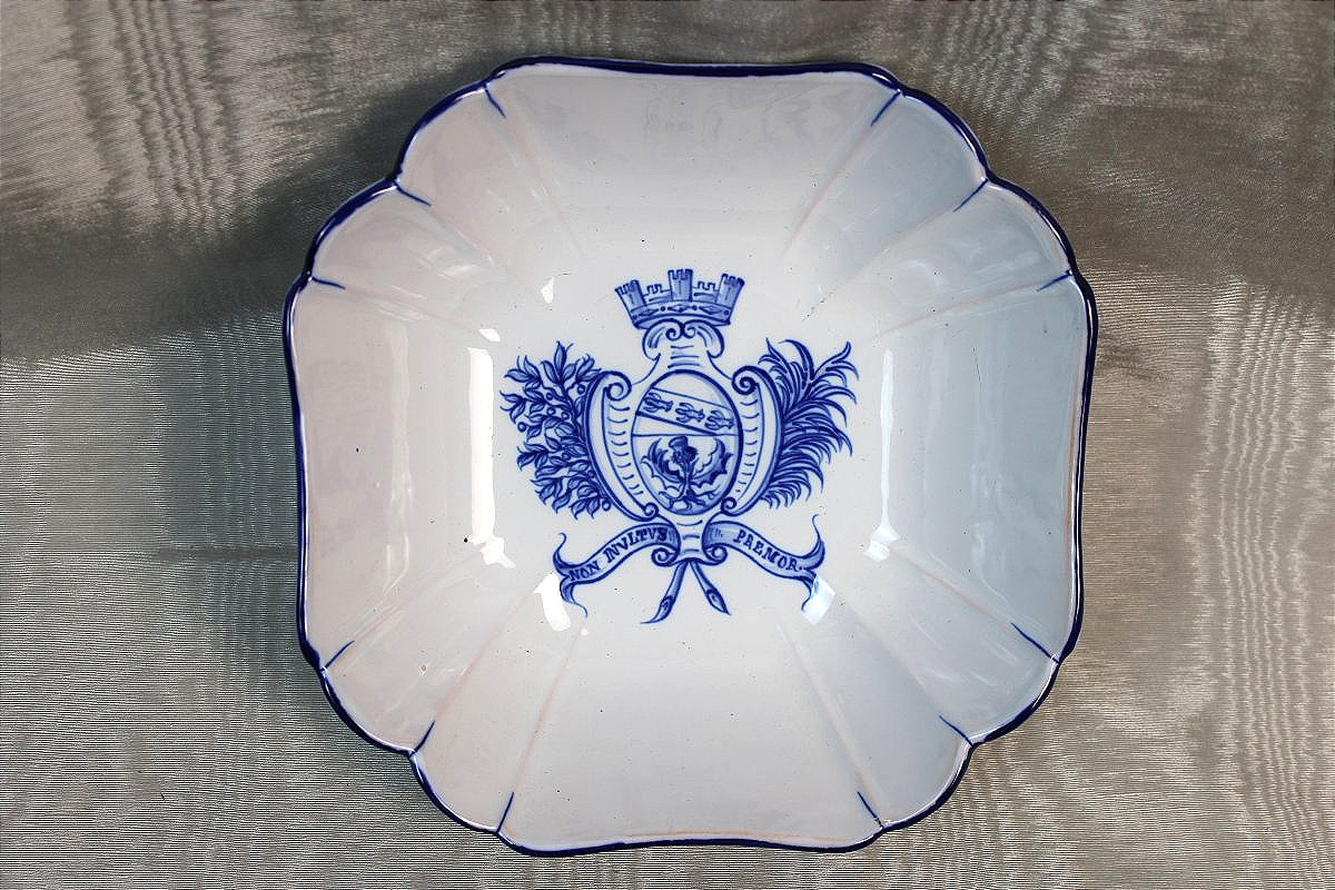 Coupe en faïence de Saint Clément signée de Gallé décor au blason de  Nancy ép. 19ème -photo-2