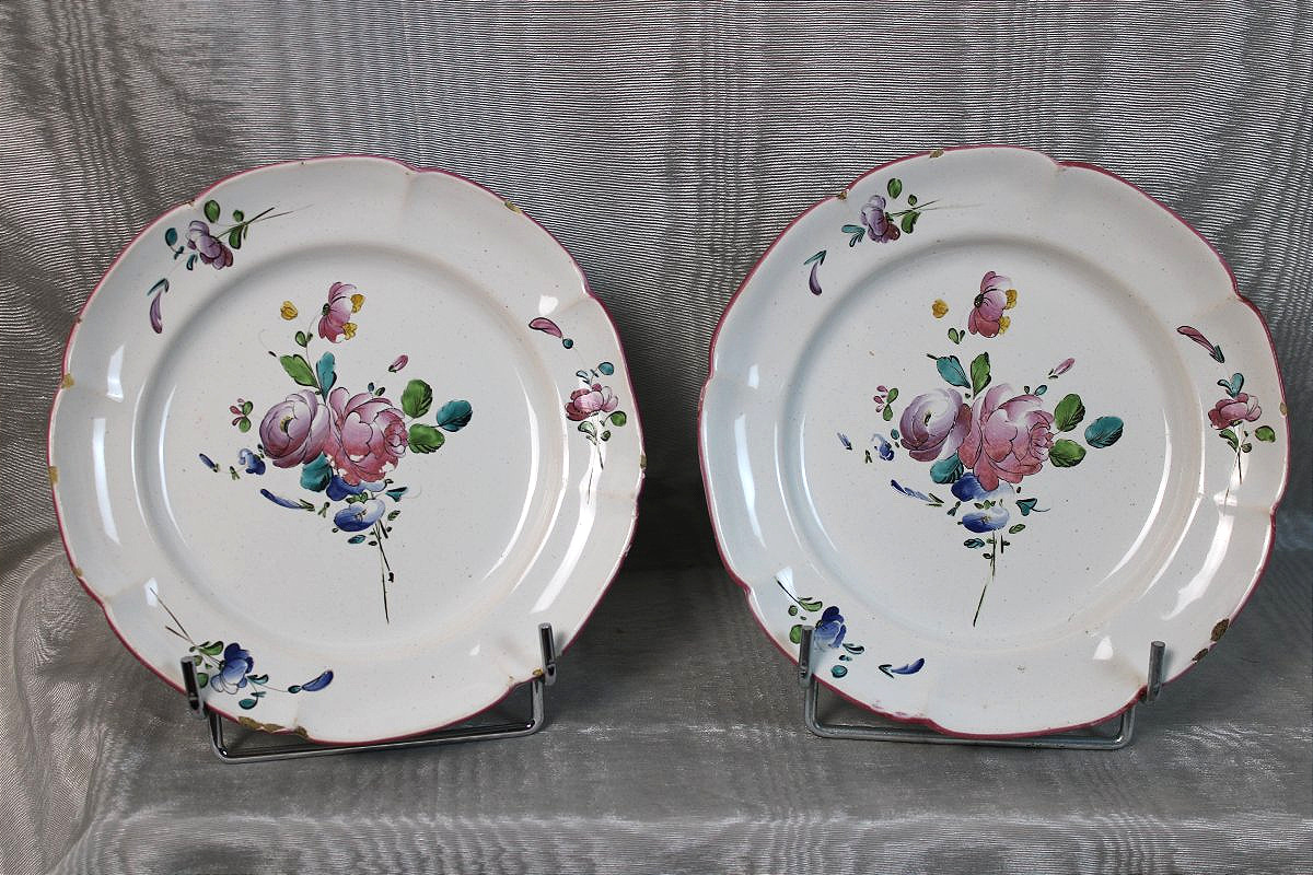 Assiettes en faïence de Sceaux à décor floral époque 18ème-photo-2
