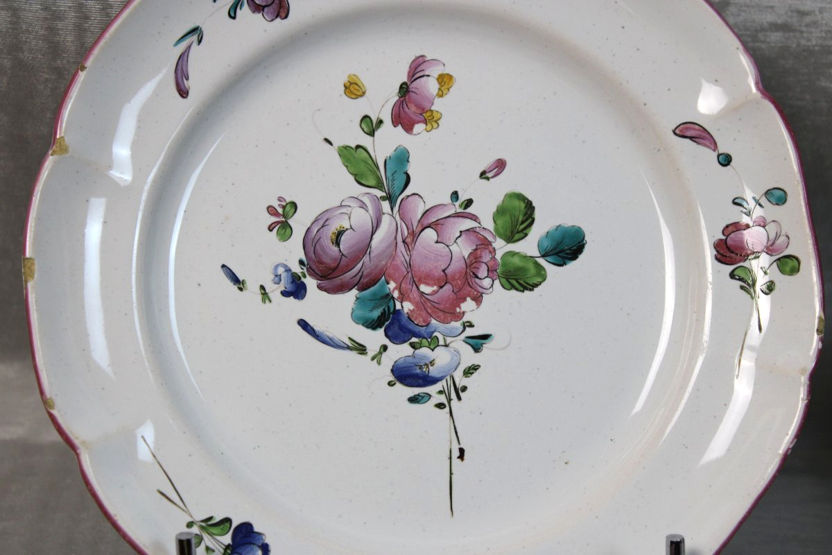 Assiettes en faïence de Sceaux à décor floral époque 18ème-photo-4
