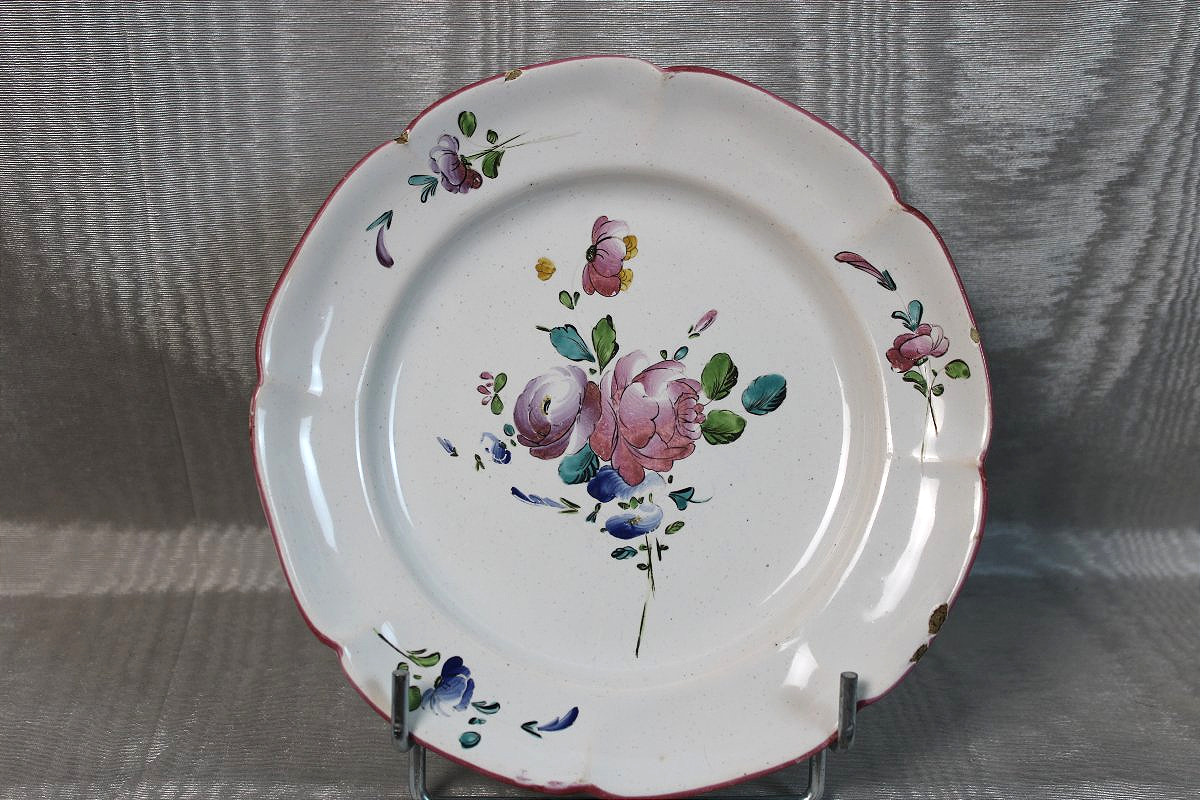 Assiettes en faïence de Sceaux à décor floral époque 18ème-photo-1