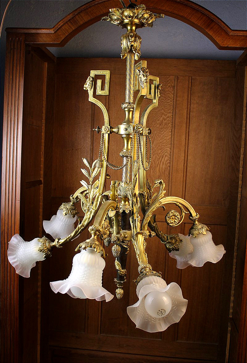 Lustre en bronze style Louis XVI à 6 bras de lumière époque 19ème