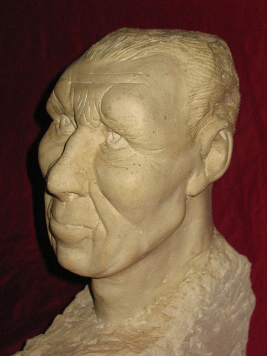 Male Bust In Burgundy Stone Signed Moudie-photo-2