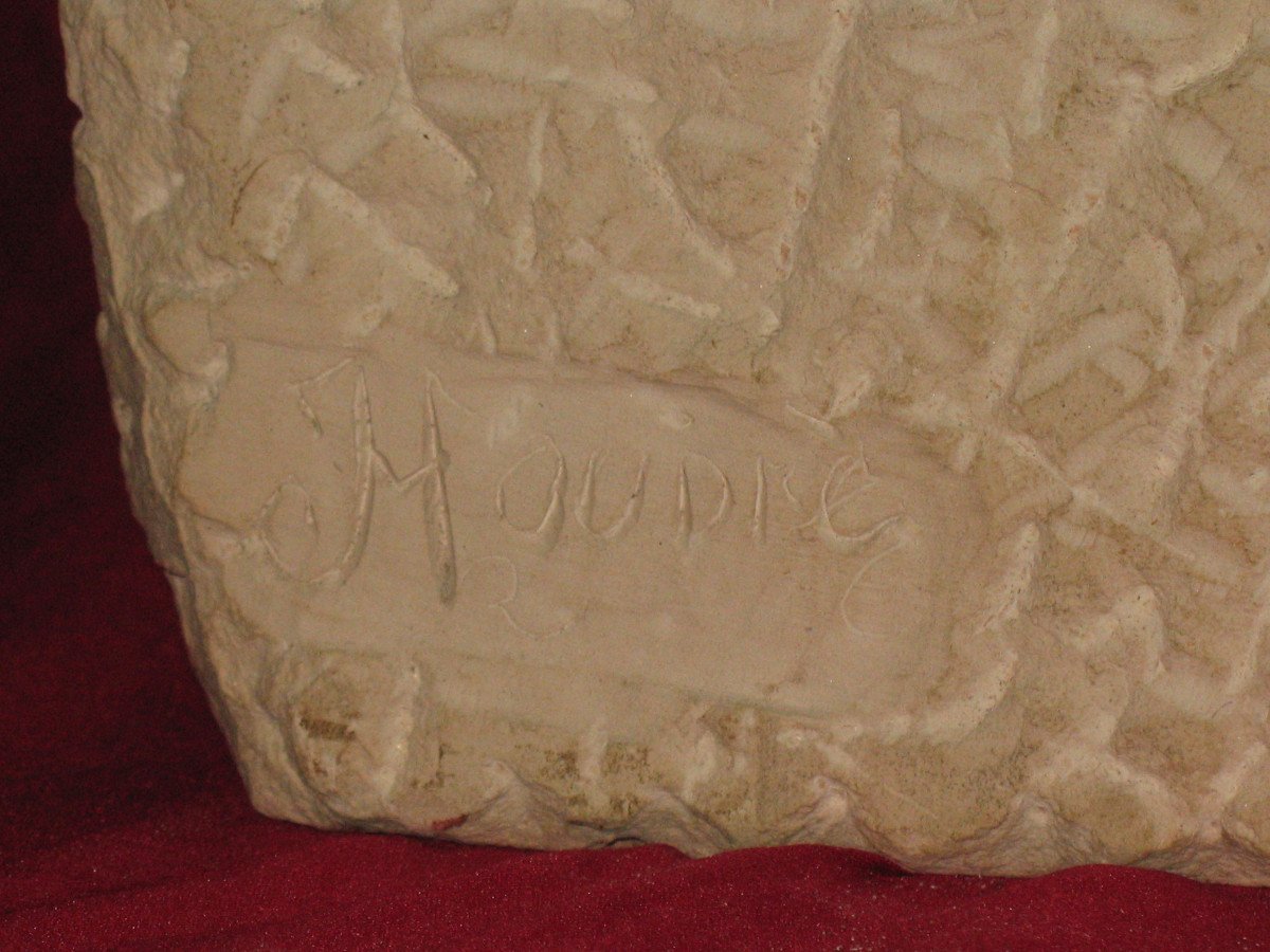 Male Bust In Burgundy Stone Signed Moudie-photo-1