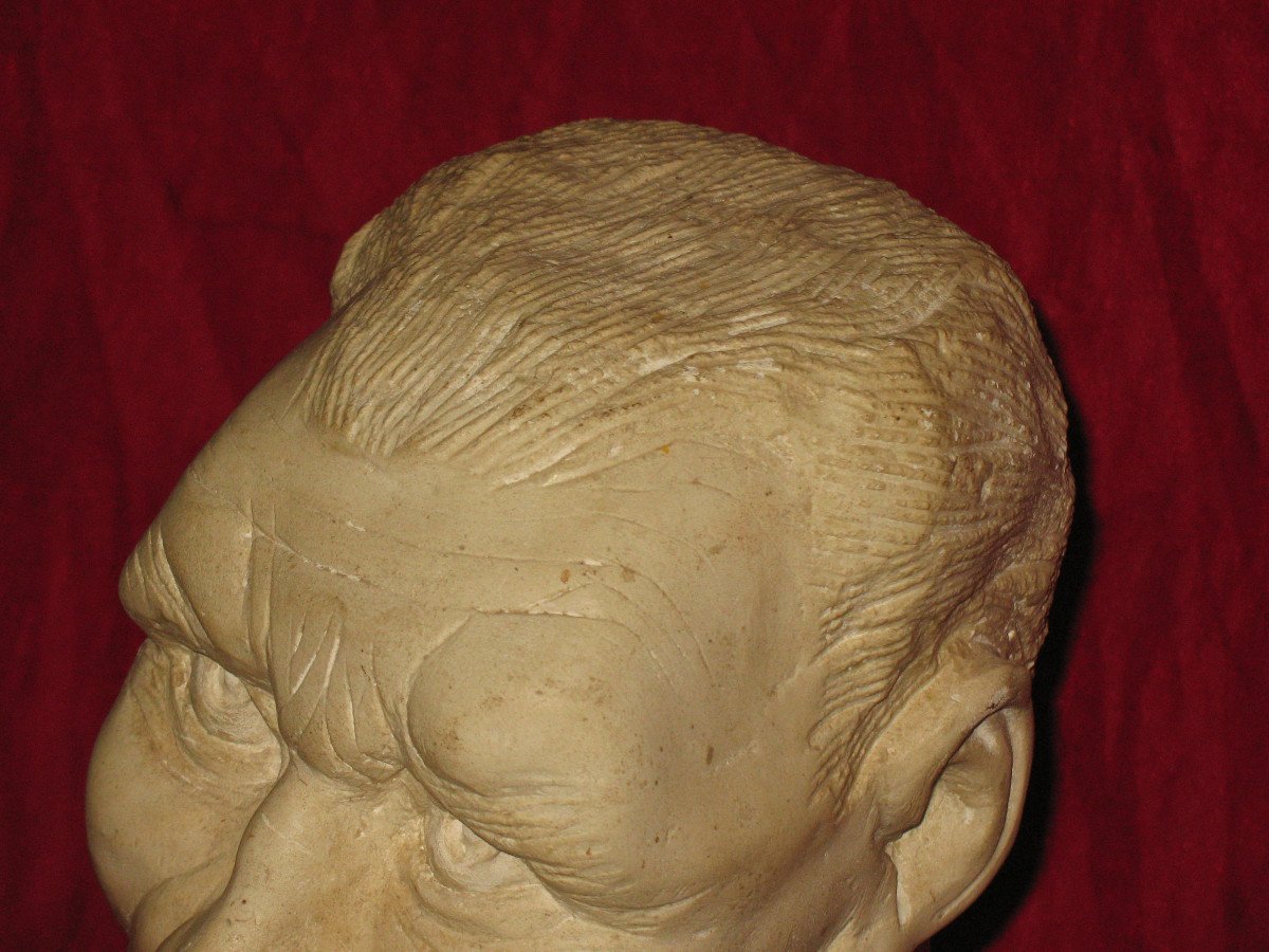 Male Bust In Burgundy Stone Signed Moudie-photo-7