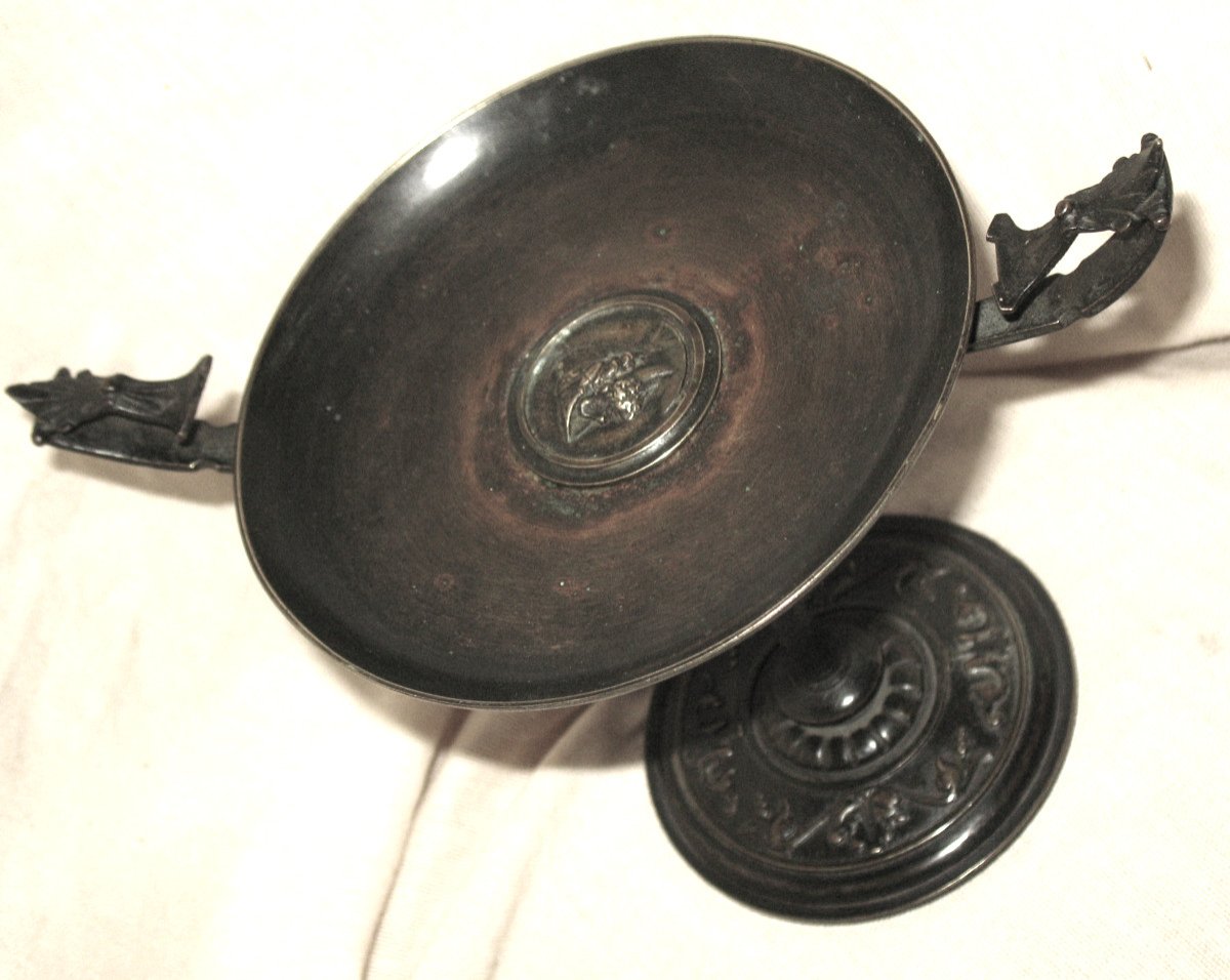 Empty Pocket Cup In Antique Bronze Patina 19th Time Medal-photo-7