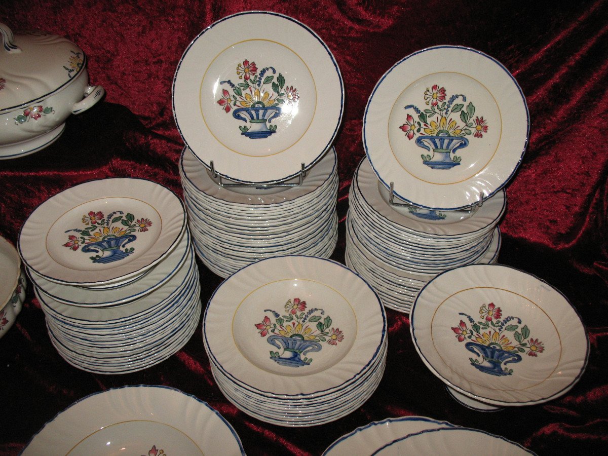 Longwy Earthenware Table Service Decorated With A Flower Basket Of 101 Pieces-photo-2