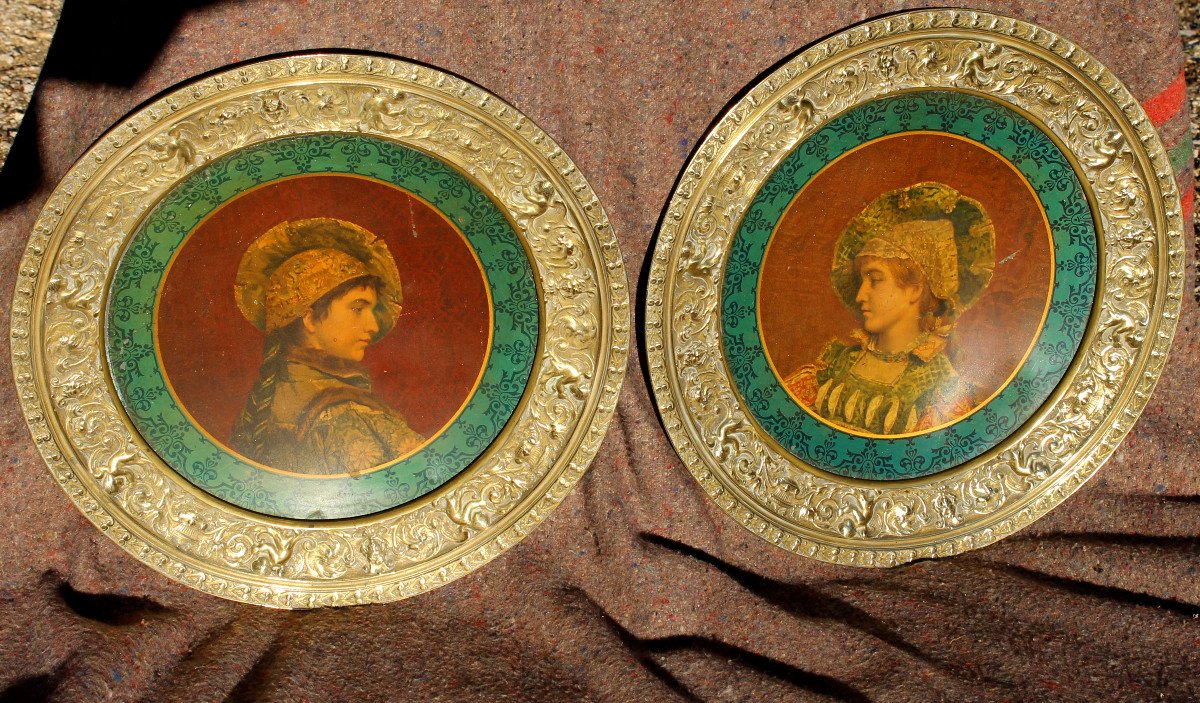 Pair Of Large Renaissance Style Tondo Bronze Frames, 19th Century