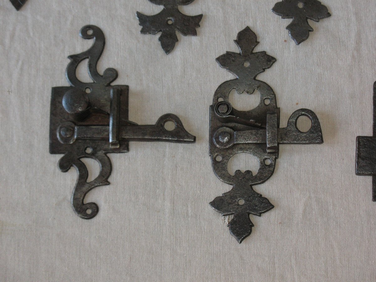 Collection Of 11 Wrought Iron Locks From The 18th Century-photo-2
