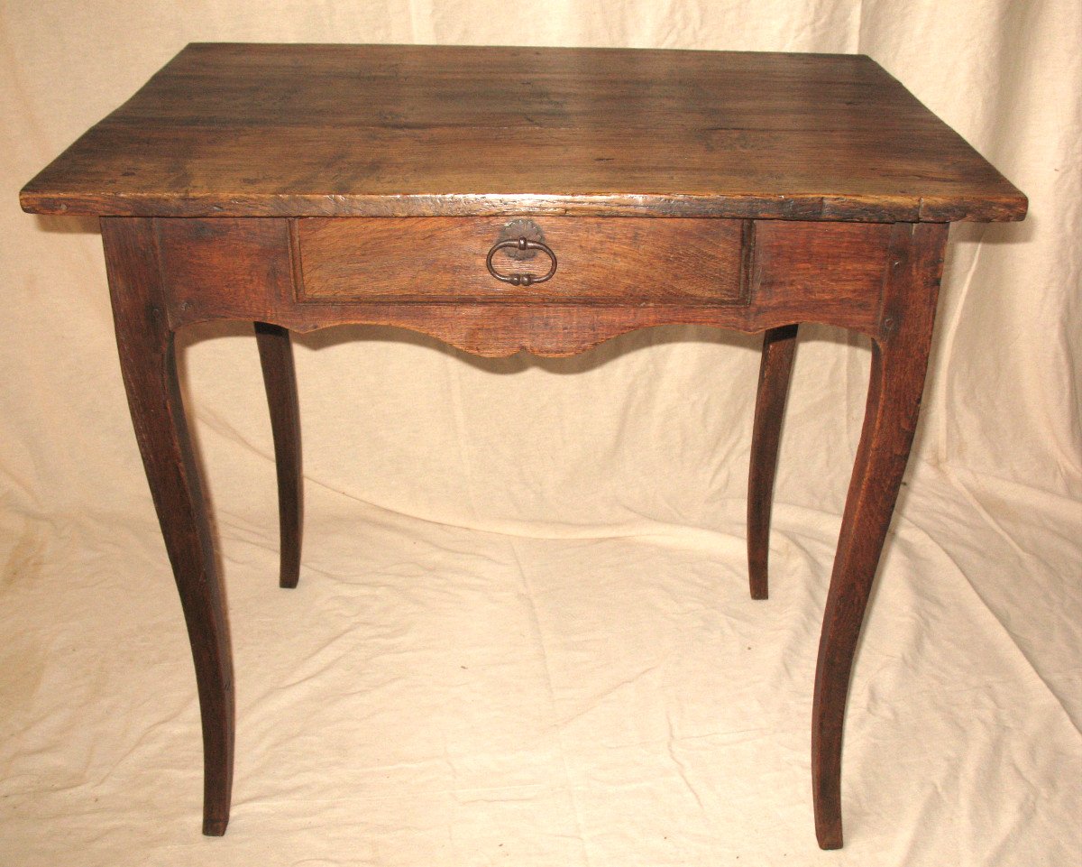 Petite table bureau d&#039;&eacute;poque Louis XV en ch&ecirc;ne avec un tiroir &eacute;poque 18&egrave;me