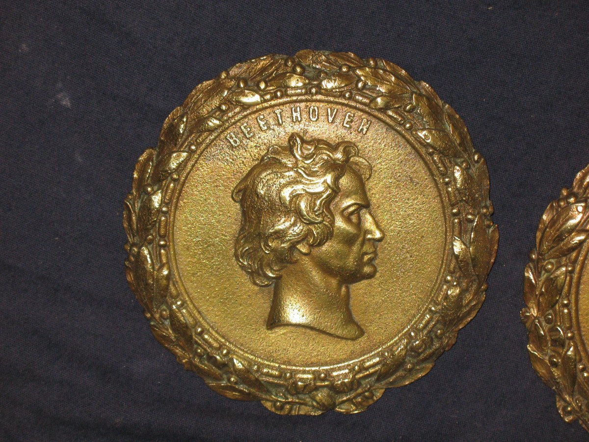 Paire de médaillons en bronze de style Louis XVI à l'effigie de Mozart et Beethoven époque 19ème-photo-3