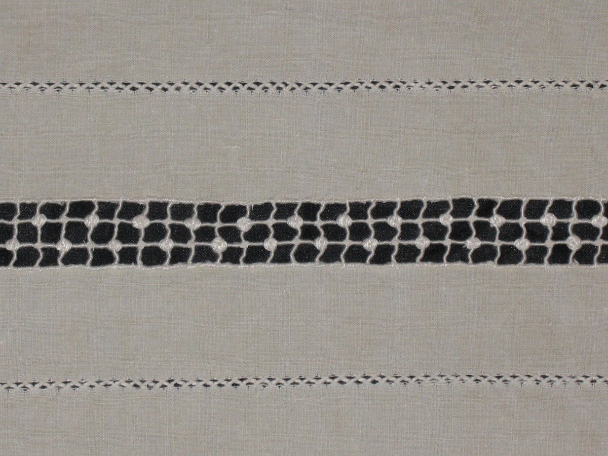 Yarn Sheet With Back In Embroidery Of Days And Bobbin Lace At The Beginning Of The 20th Century-photo-3