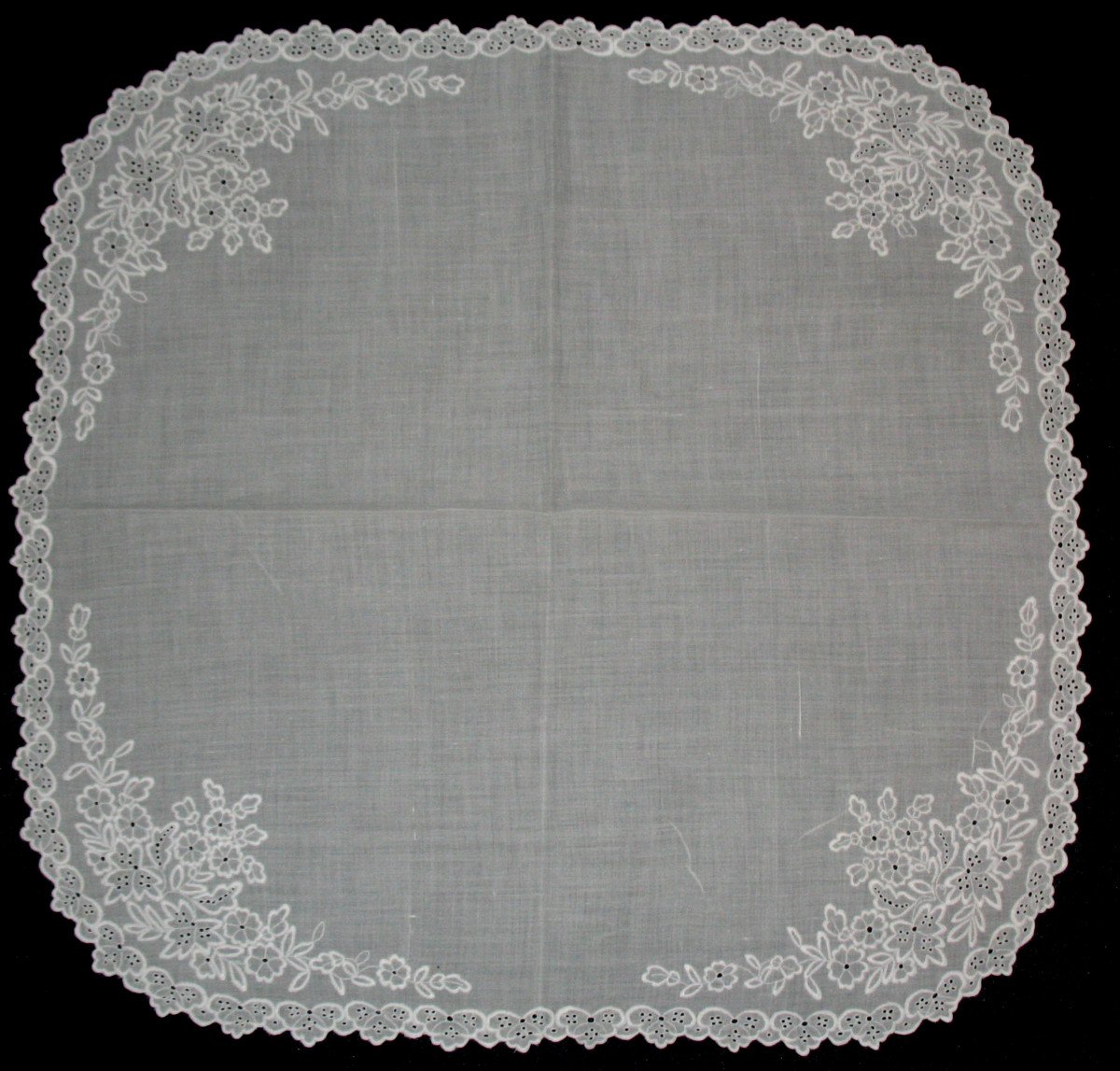 Wedding Handkerchief In White Embroidery On Batiste With Flower Decoration-photo-4