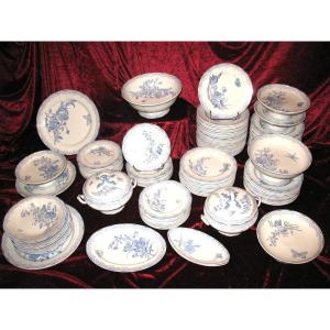 Table Service Of 120 Pieces In Earthenware From Gien Decorated With Flowers And Butterflies, 19th Century