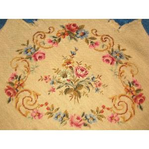 Garniture de chaise en tapisserie florale au point fait main de style Louis XVI