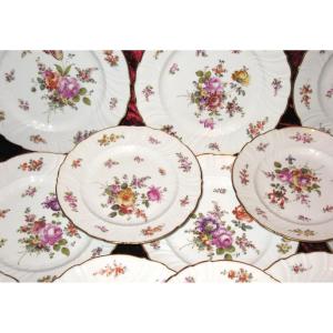 Assiettes en porcelaine  décor floral de Saxe Meissen époque 20ème