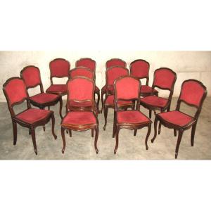 Suite de 12 chaises en noyer de style louis XV époque fin 19ème
