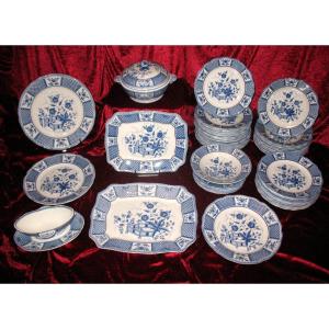 Service de table en faïence de Sarreguemines décor Lafayette bleu de 58 pièces ép. début 20ème