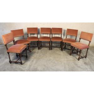 Suite de 7 chaises en noyer de style Louis XIII époque 19ème