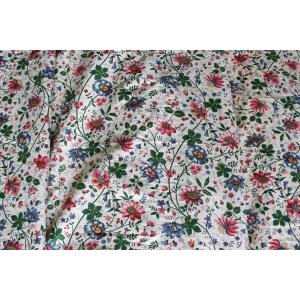 Métrage de tissu floral avec un décor à l'indienne Etat parfait Long :  8, 60 m 