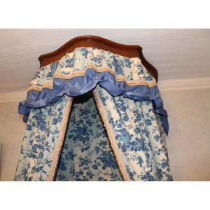 Canopied Canopy In Curved Wood Covered With Blue Chintz And Decorated With 19th Century Floral Motifs.