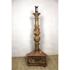 Grand pique cierge en bois doré sculpté  polychrome style Louis XIV époque 19ème h : 155 cm
