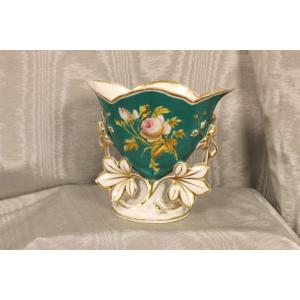Vase époque Louis-Philippe en porcelaine de Paris à décor de roses époque 19ème