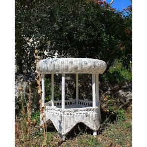 Table guéridon en rotin laqué blanc pour jardin d'hiver style Art Nouveau