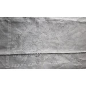 Nappe en damassée de lin à décor mythologique Mars sur son char style Louis XIV long : 5 mètres