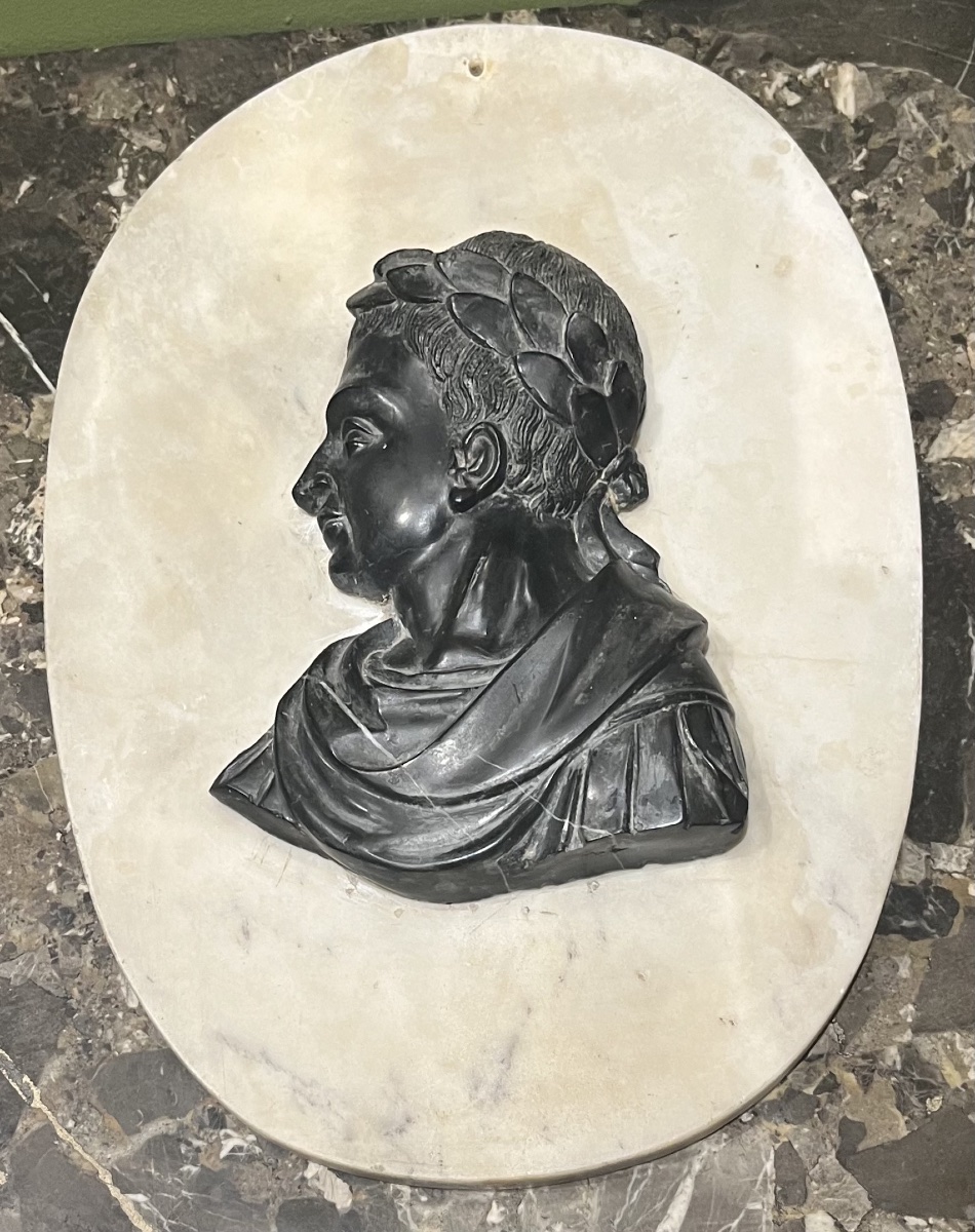 Profil empereur en marbre 