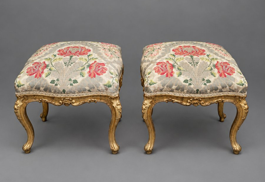 Pair Of 18th-century Stools-photo-2