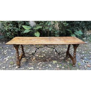 Grande table espagnole en noyer XVIIème 