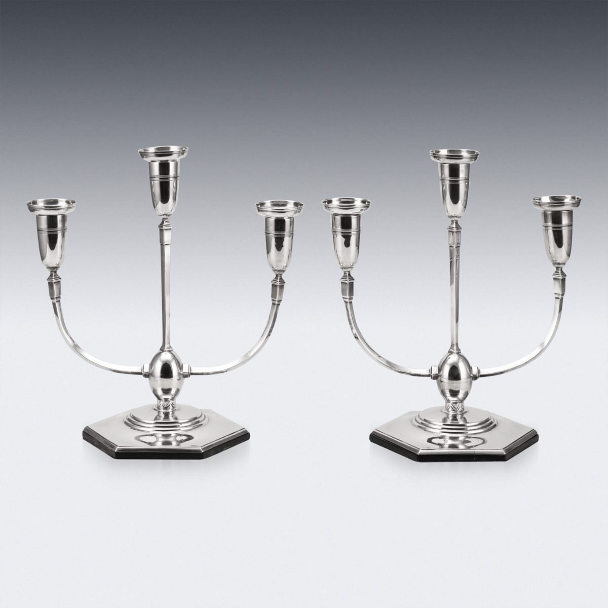 Paire de candélabres anglais en argent massif, style Art déco, vers 1935-photo-3