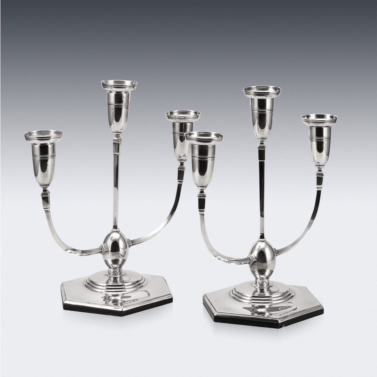Paire de candélabres anglais en argent massif, style Art déco, vers 1935-photo-4