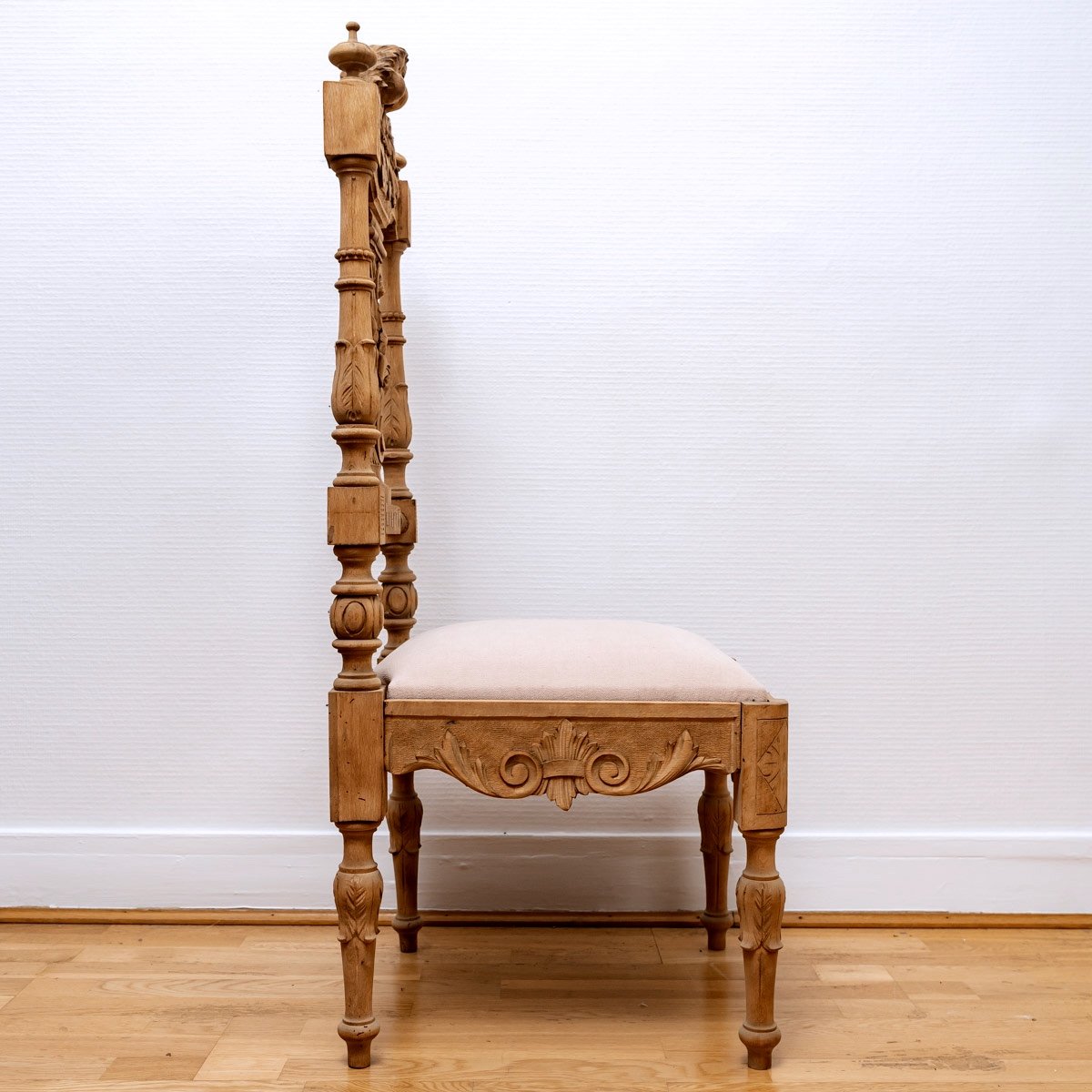 Entrance Chair - Solid Walnut - Au Putti Decor - Neo-renaissance - Period: XIXth Century-photo-4