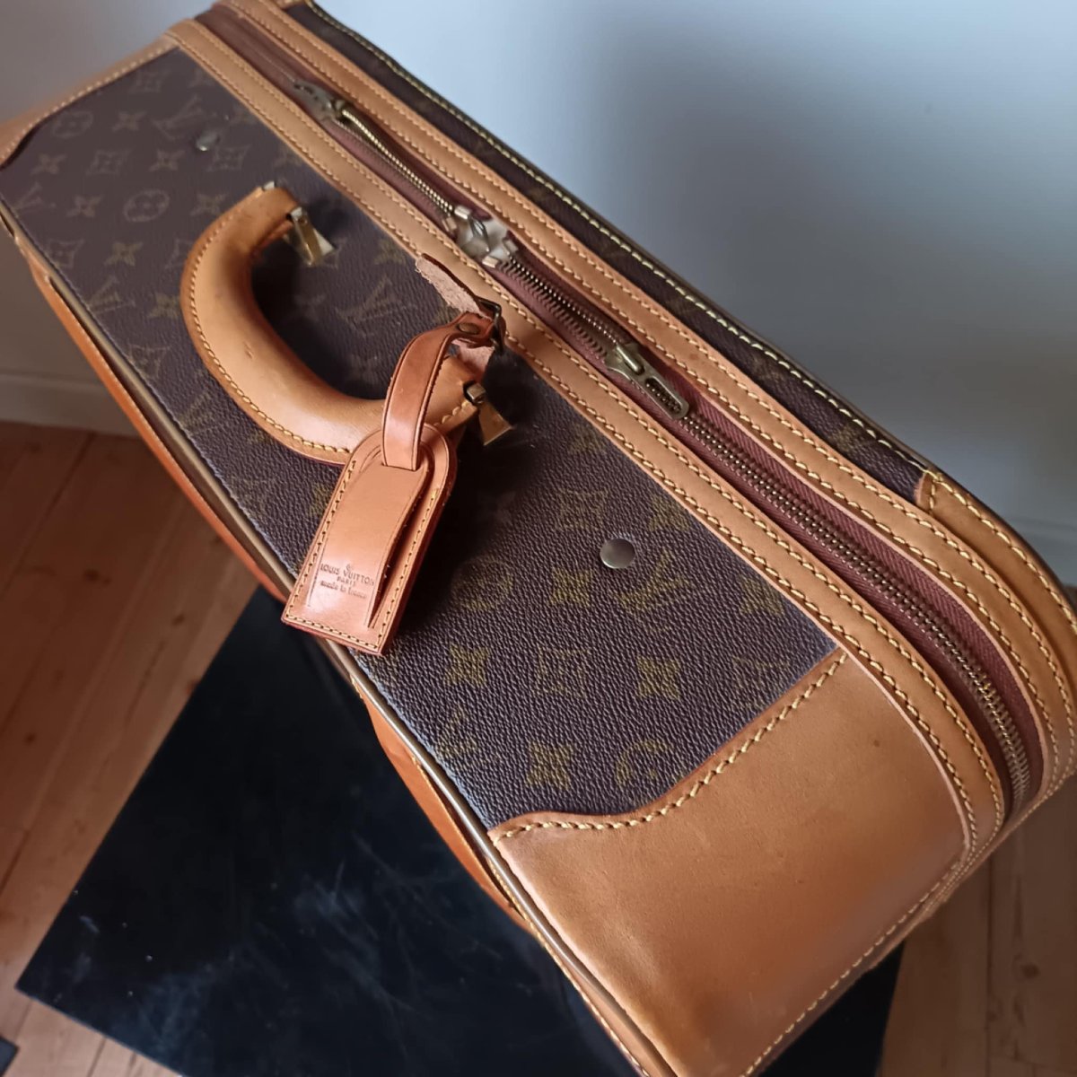 Valise Semi-rigide Vuitton, modèle Airbus 55cm-photo-2