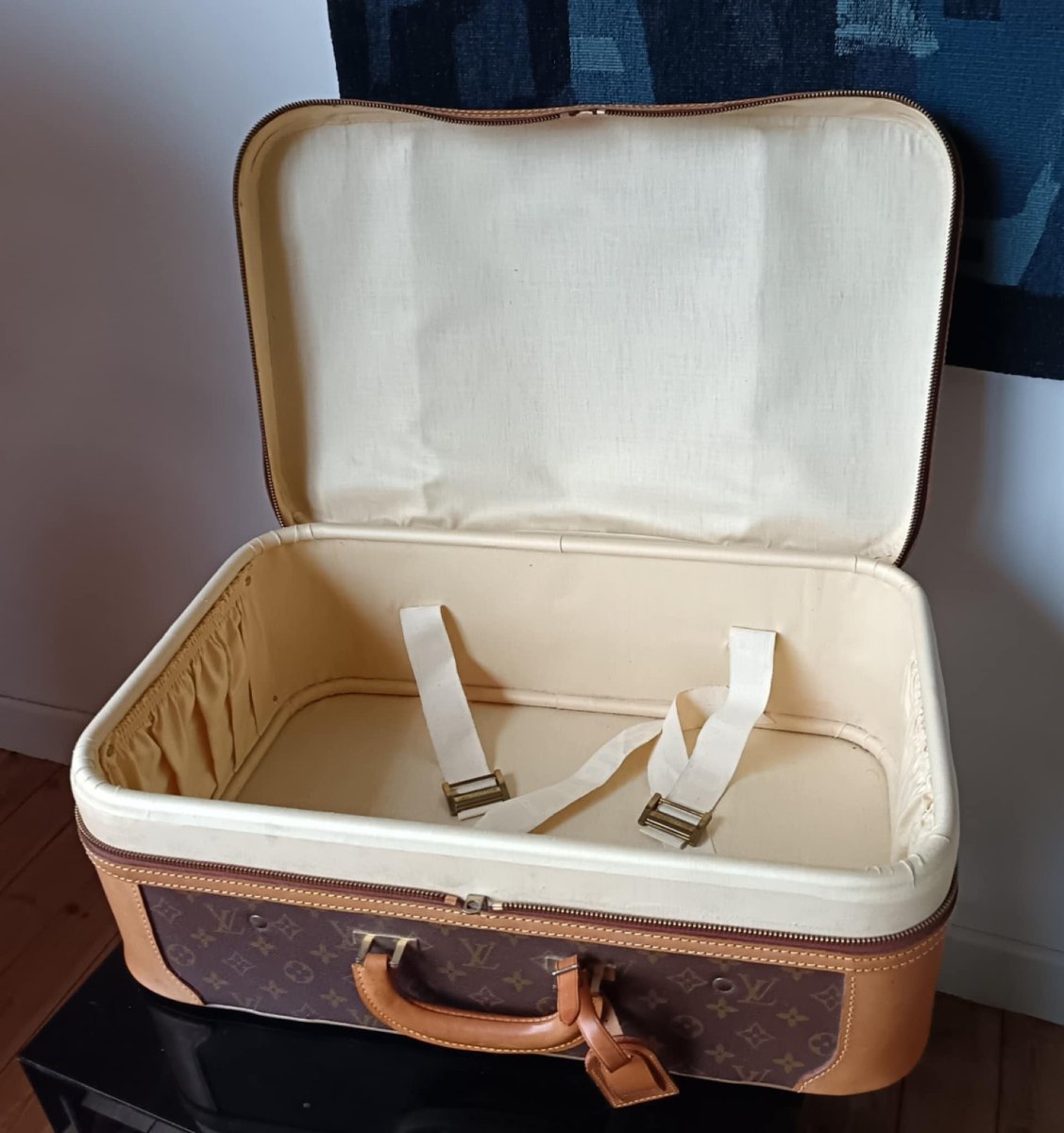 Valise Semi-rigide Vuitton, modèle Airbus 55cm-photo-2