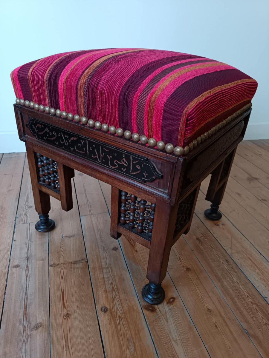 Oriental Stool With Thick Padding In A Striped Fabric Pattern In Shades Of Red-photo-3