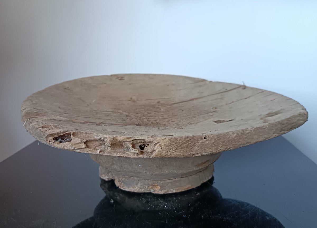 Monoxyle Headrest In Natural Wood, Semi-circular In Shape-photo-3