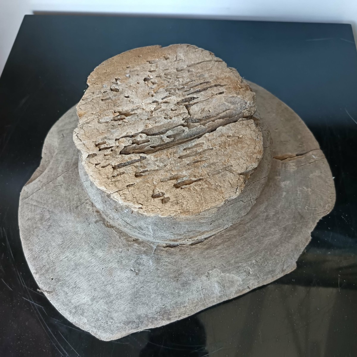 Monoxyle Headrest In Natural Wood, Semi-circular In Shape-photo-1