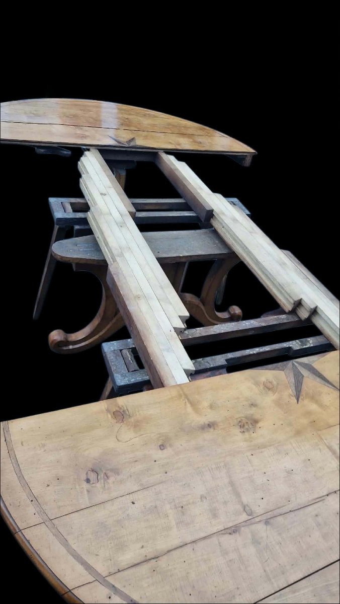 Large Dining Table With Oval Top And Extensions. 19th-century Biedermeier Style -photo-4