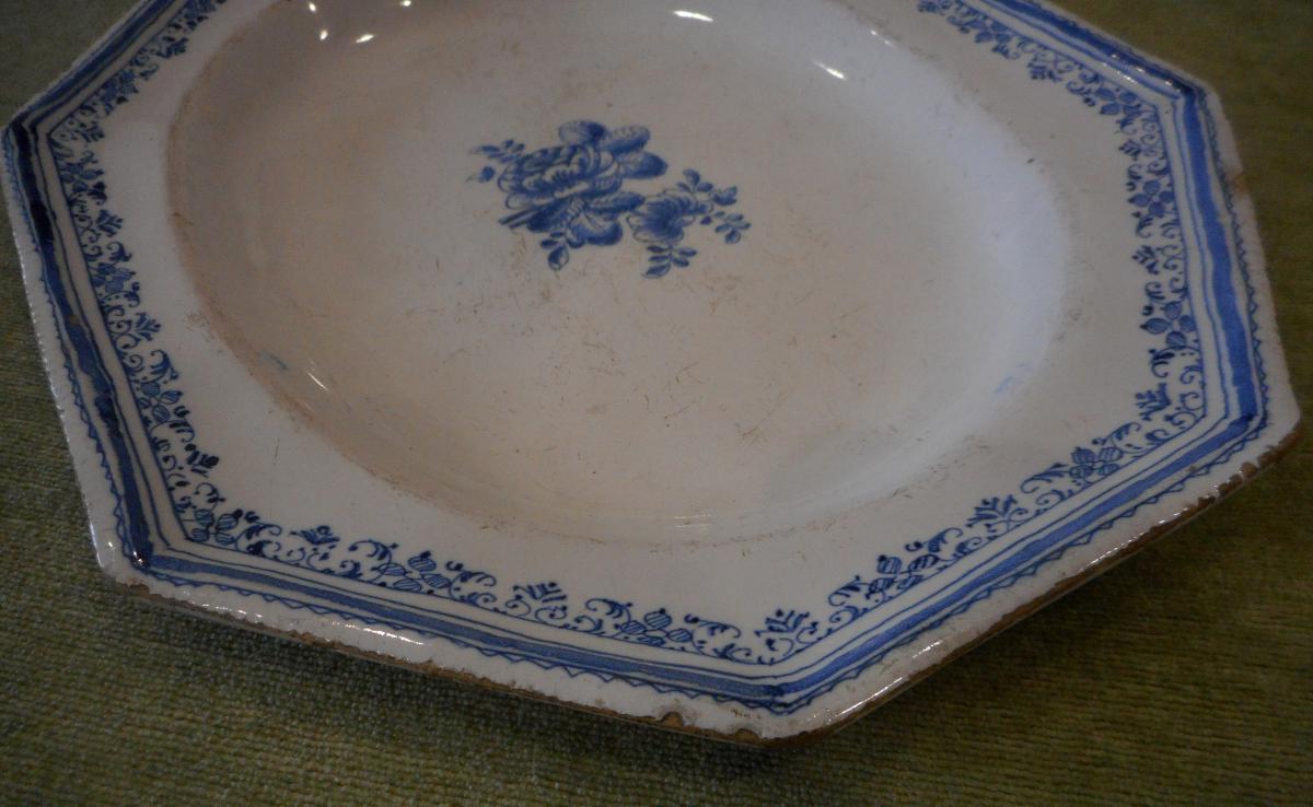 Moustiers 18th Century. Dish In Earthenware In The Spirit Fabrique Clerissy-photo-3