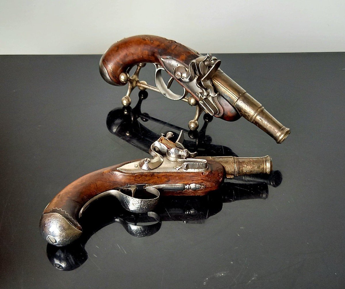 Paire de Pistolets à Silex dits "de Carrosse" . XVIIIe siècle-photo-1