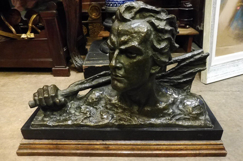 Sculpture En Bronze , Art Déco , Signée Ouline , " Jean  Mermoz  " 